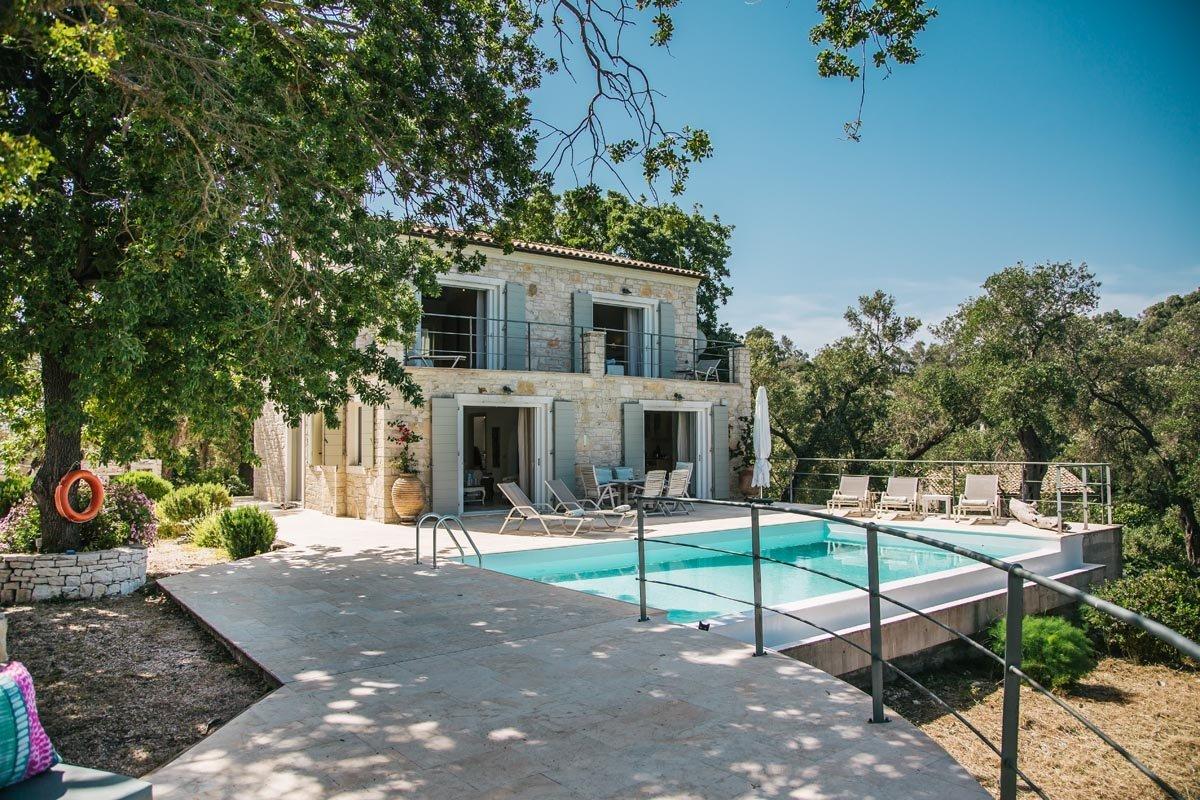 4-Bed Villa Among Olive & Cypress Groves