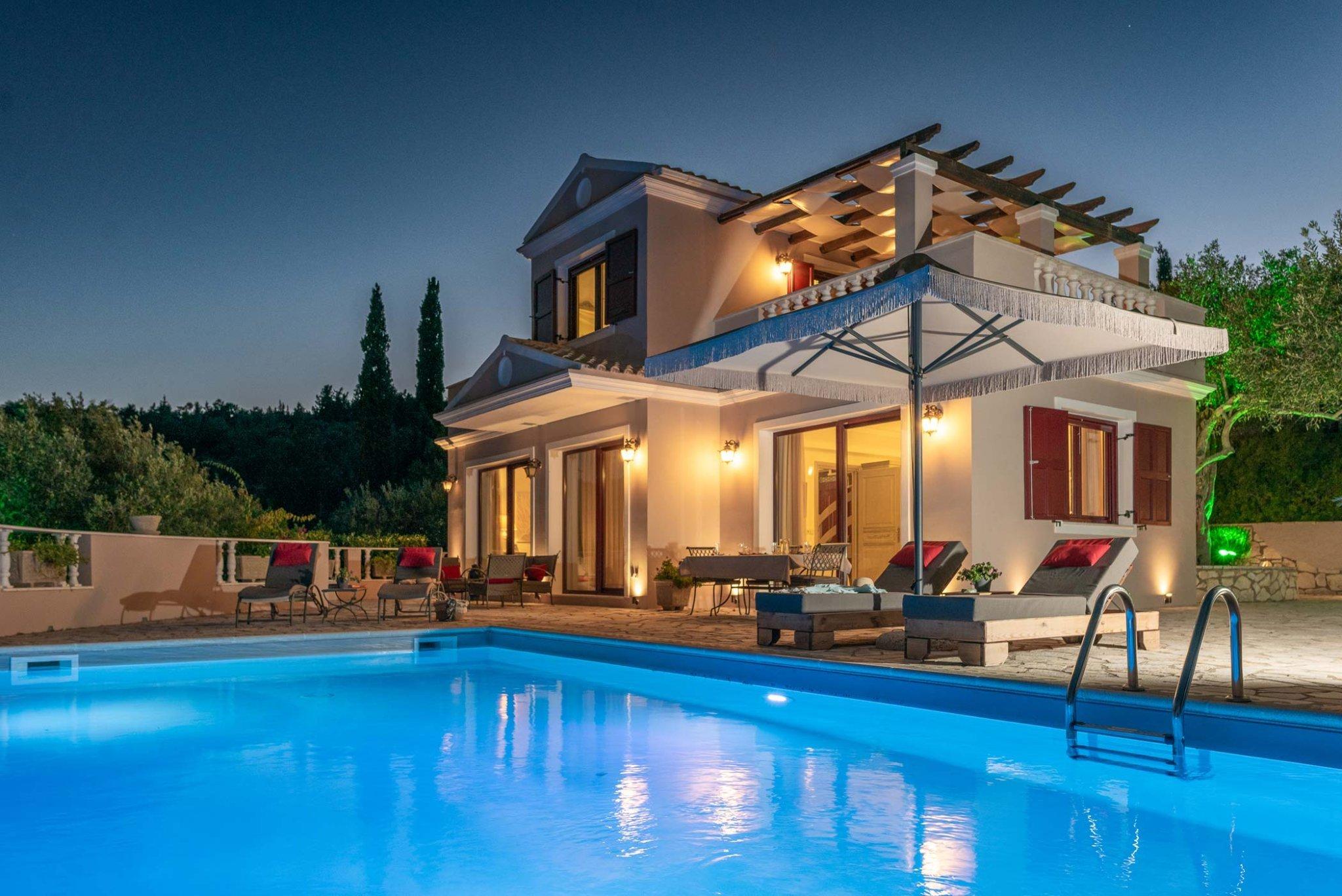 Luxurious Retreat Above Gaios Harbor