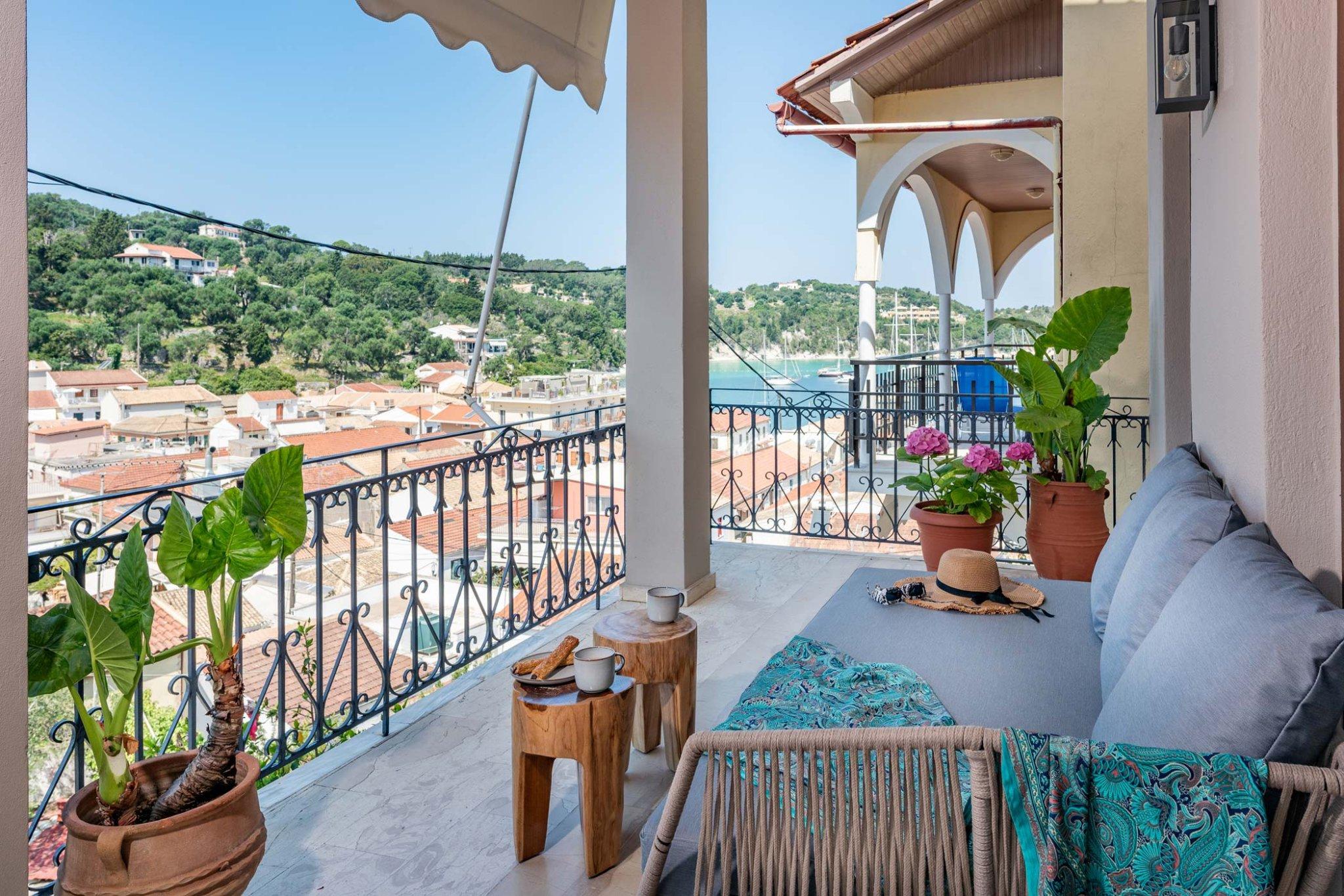 Bohemian Harbor-View Haven in Lakka